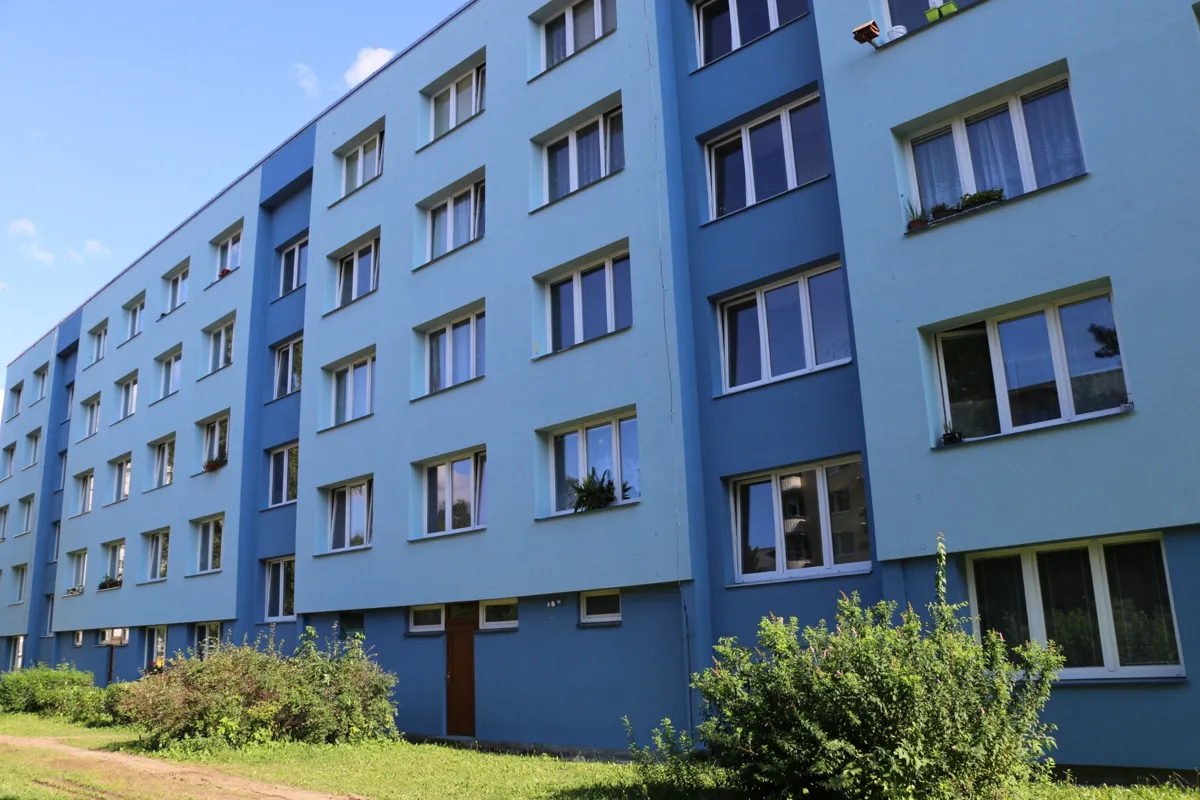 Díky neustálým investicím do podnikání si můžeme dovolit nabídnout zákazníkům precizní mytí a čištění fasád panelových d