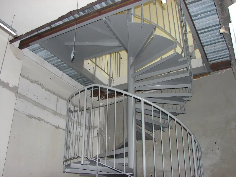 Mytí a čištění plechových obložení, PUR panelů, továrních oken i větracích mříží