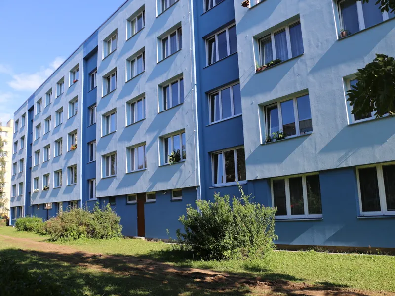 Nátěr fasády panelového domu