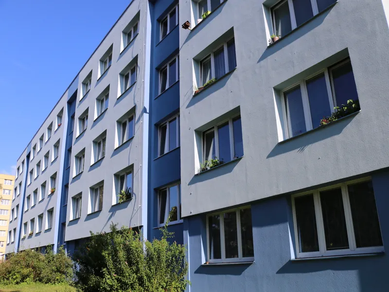 Nátěr fasády panelového domu